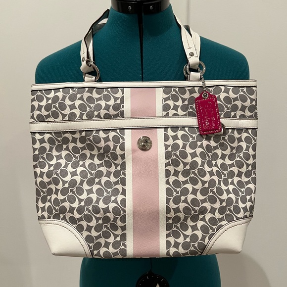 Authentic Coach Handbag - Picture 1 of 8